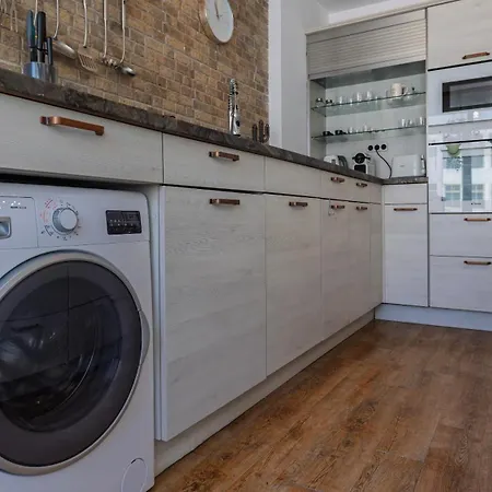 Seaside Flat In By Lovelystay דירה קוסטה דה קפאריקה