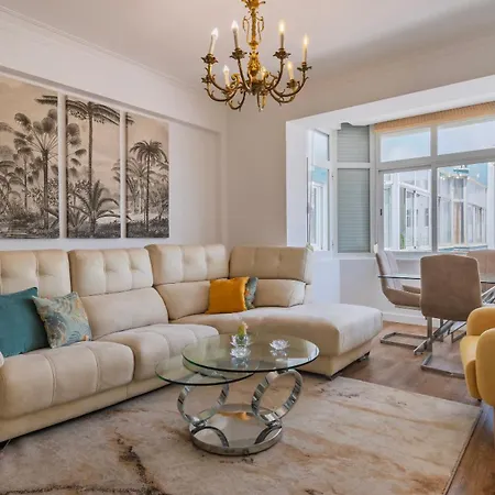 דירה Seaside Flat In By Lovelystay קוסטה דה קפאריקה