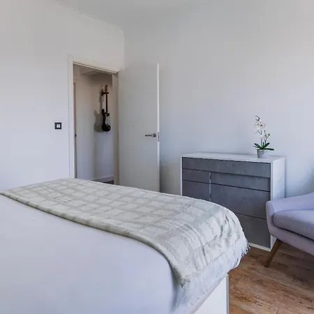 Seaside Flat In By Lovelystay