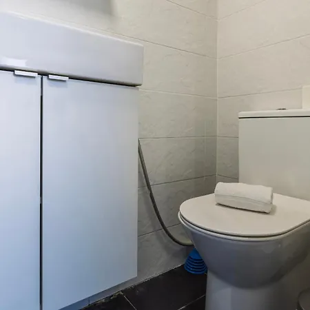 דירה Seaside Flat In By Lovelystay