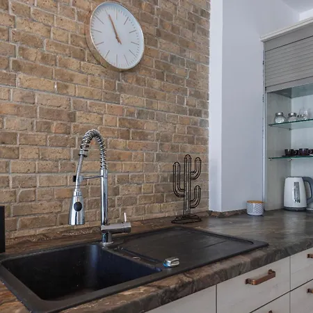 דירה Seaside Flat In By Lovelystay