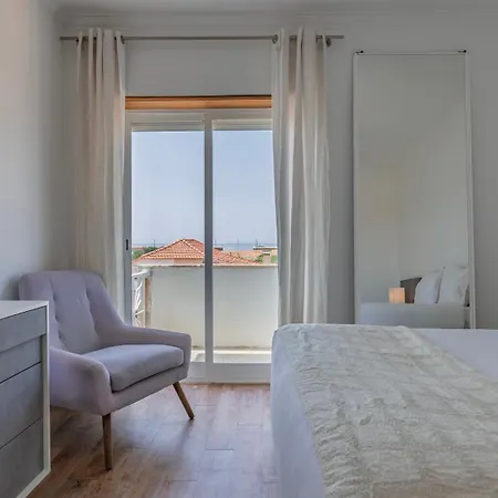 Apartman Seaside Flat In By Lovelystay Costa de Caparica