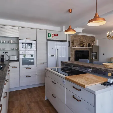 Seaside Flat In By Lovelystay * Costa de Caparica