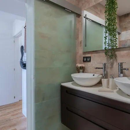 Seaside Flat In By Lovelystay Apartment