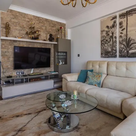 Seaside Flat In By Lovelystay * Costa de Caparica