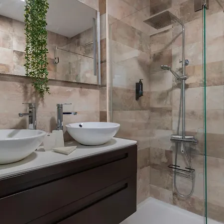 Seaside Flat In By Lovelystay Apartment *