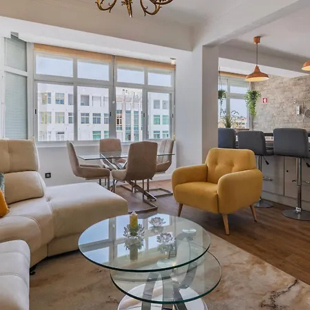 Seaside Flat In By Lovelystay Apartment