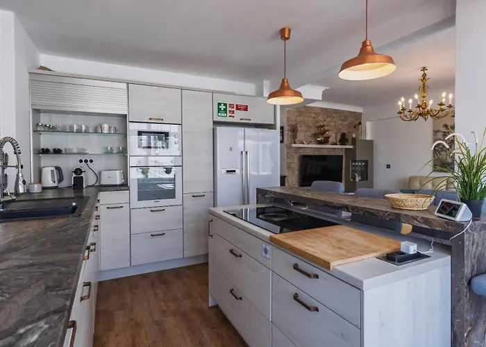 Seaside Flat In By Lovelystay * Costa de Caparica