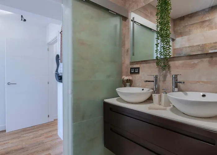 Seaside Flat In By Lovelystay Διαμέρισμα