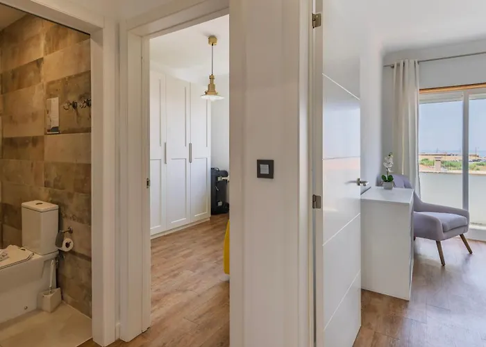 Seaside Flat In By Lovelystay Διαμέρισμα