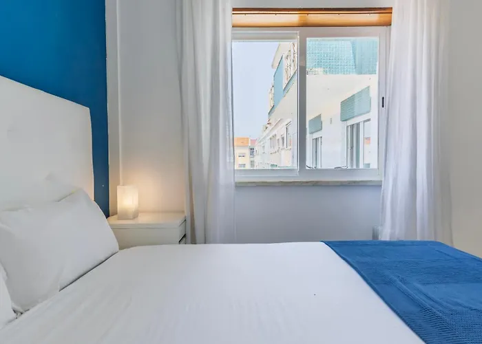 Seaside Flat In By Lovelystay Costa de Caparica