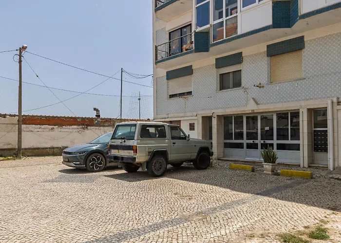 Seaside Flat In By Lovelystay Διαμέρισμα *