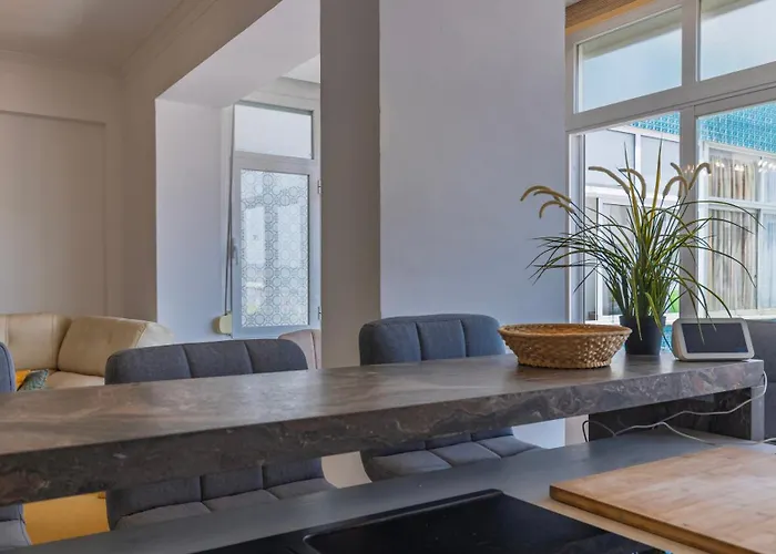 Seaside Flat In By Lovelystay